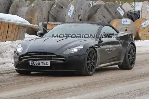 Aston Martin DB11 Volante foto spia 20 Febbraio 2017 - 1