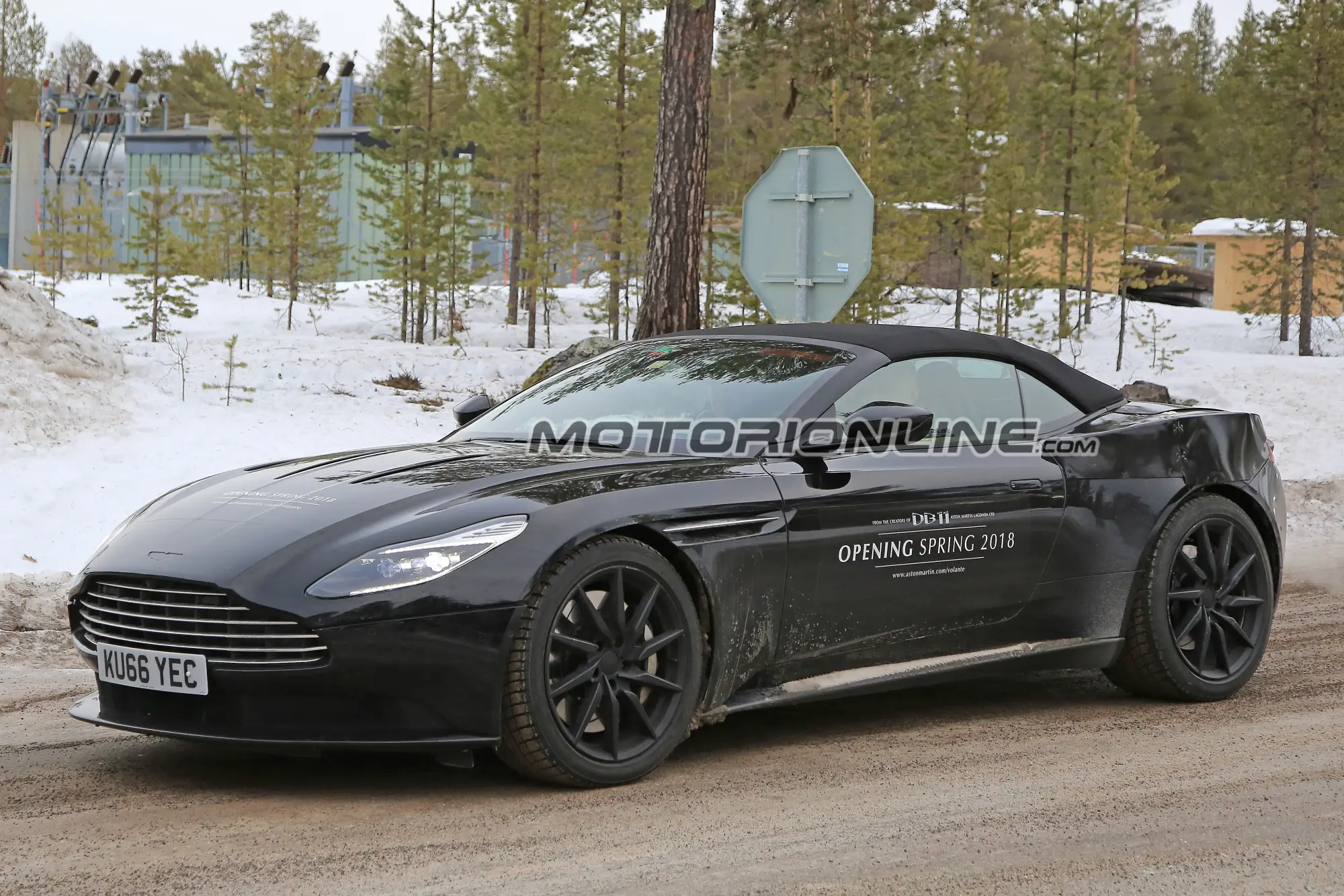 Aston Martin DB11 Volante foto spia 20 Febbraio 2017 - 2