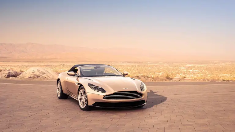 Aston Martin DB11 Volante - 1