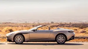 Aston Martin DB11 Volante