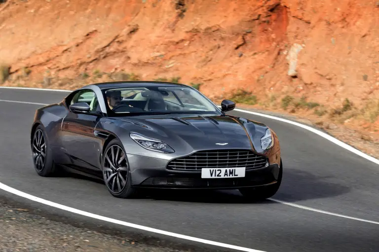 Aston Martin DB11 - 13