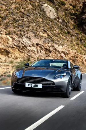 Aston Martin DB11