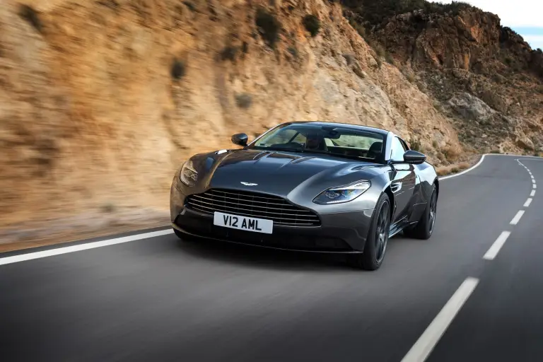 Aston Martin DB11 - 17