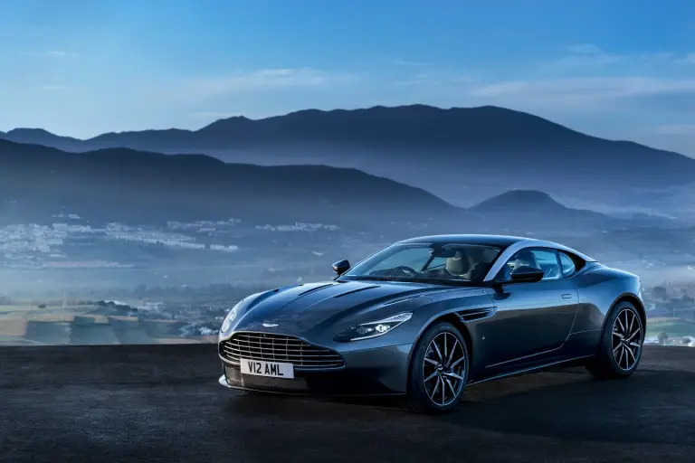 Aston Martin DB11 - 3