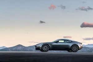 Aston Martin DB11 - 4