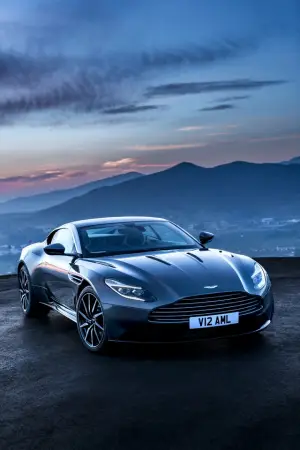 Aston Martin DB11 - 8