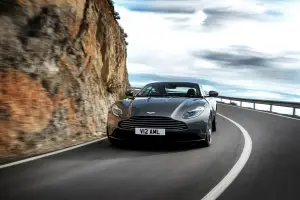 Aston Martin DB11 - 9