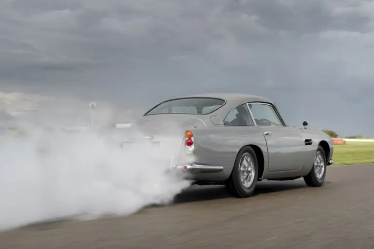 Aston Martin DB5 Goldfinger Continuation - Foto ufficiali - 3