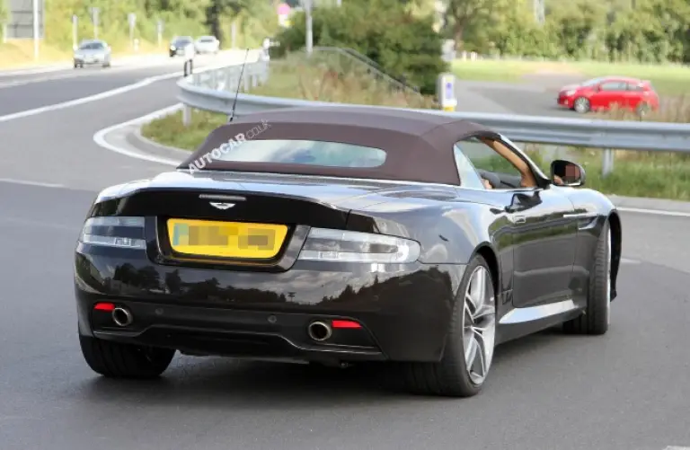 Aston Martin DB9 2013 foto spia - 2