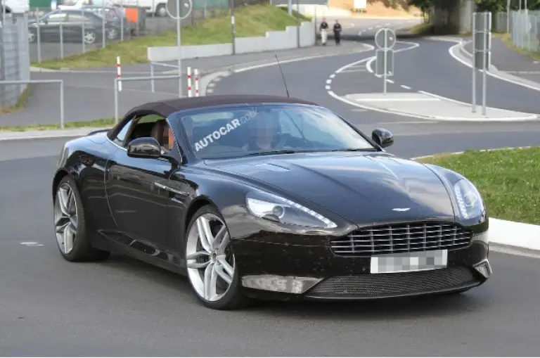 Aston Martin DB9 2013 foto spia - 6