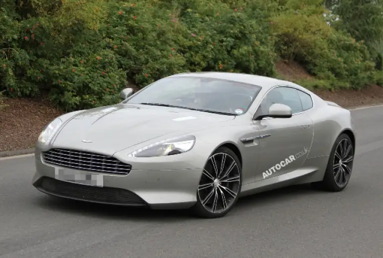 Aston Martin DB9 2013 foto spia - 8