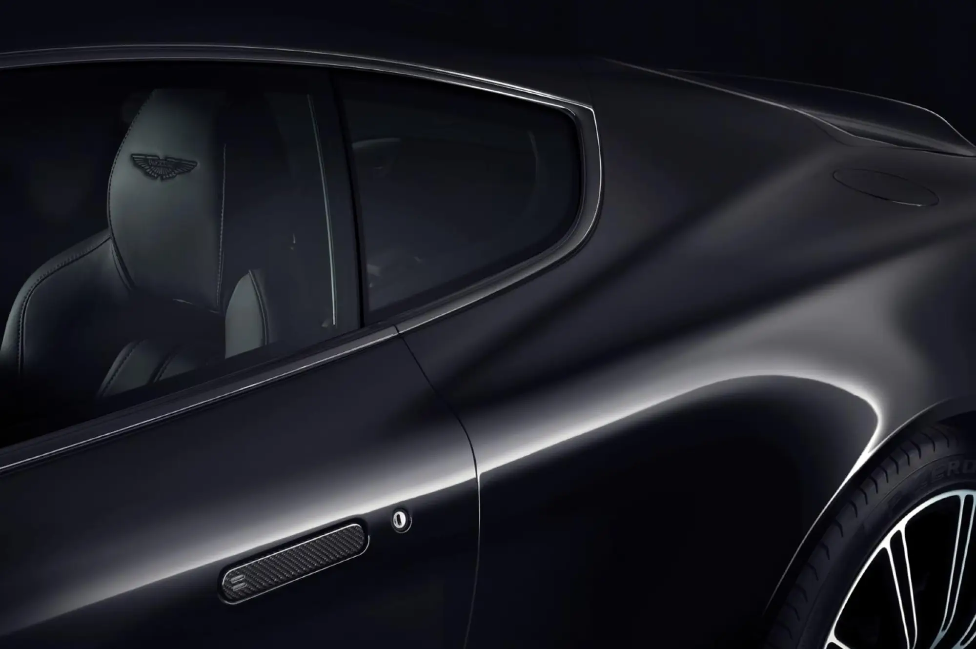 Aston Martin DB9 Carbon Edition  - 4