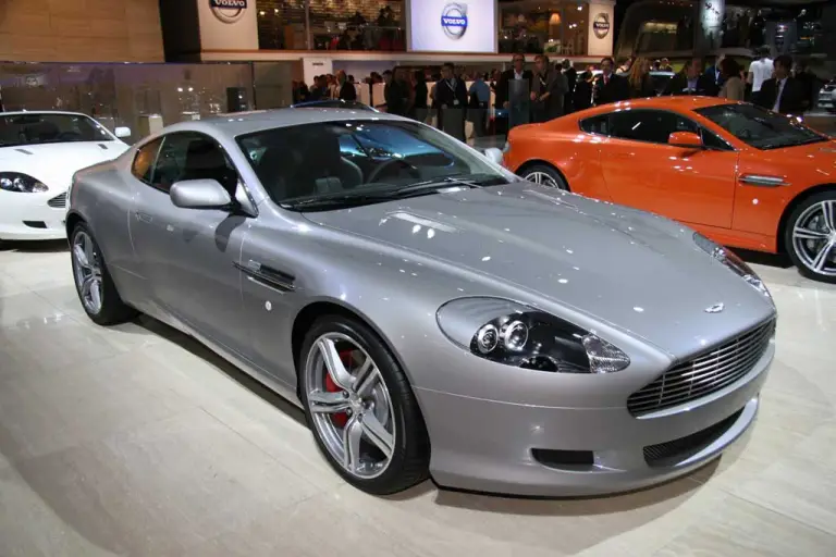 Aston Martin DB9 (Coupè, Volante, LM, GT Bond Edition, DBR9 GT1 e DBRS9 GT3) - 15