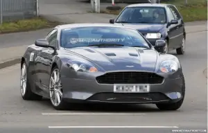 Aston Martin DB9 - Foto spia 18-05-2010