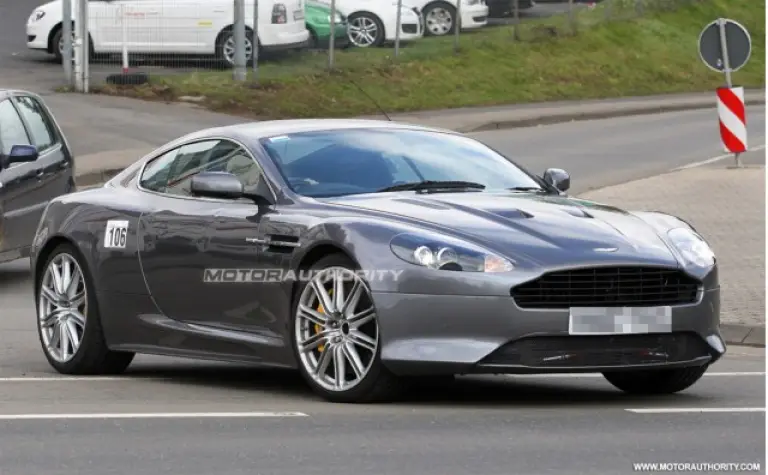 Aston Martin DB9 - Foto spia 18-05-2010 - 3