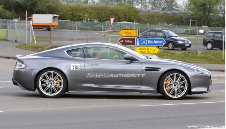 Aston Martin DB9 - Foto spia 18-05-2010 - 4