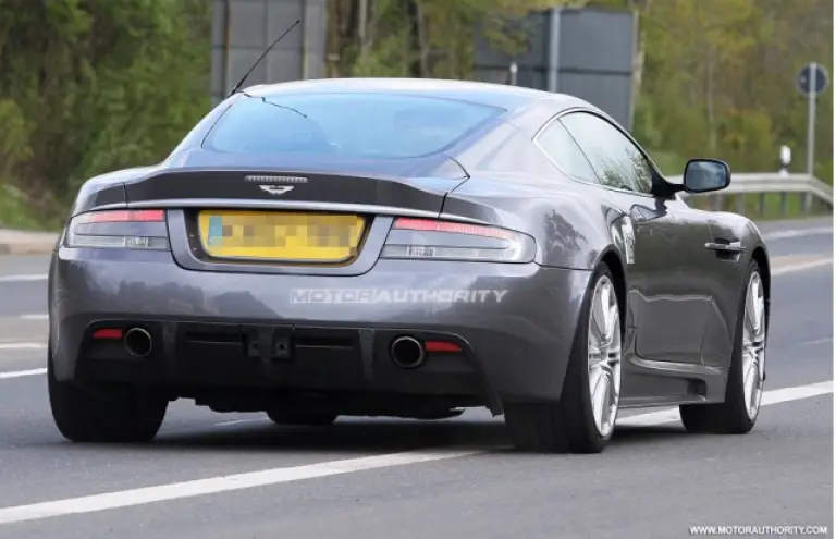 Aston Martin DB9 - Foto spia 18-05-2010 - 5