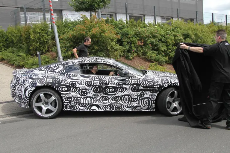 Aston Martin DB9 foto spia luglio 2011 - 3
