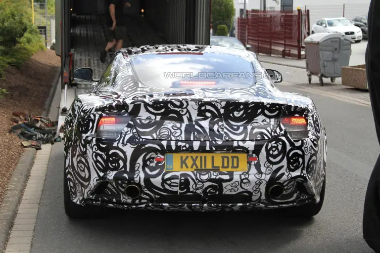 Aston Martin DB9 foto spia luglio 2011 - 4