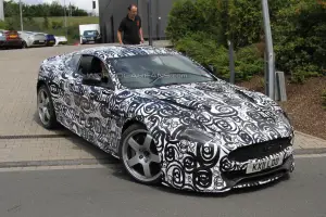 Aston Martin DB9 foto spia luglio 2011 - 6