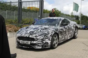 Aston Martin DB9 foto spia luglio 2011 - 7