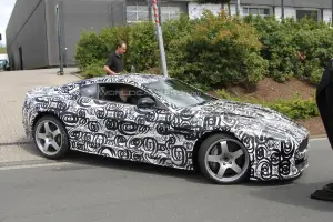 Aston Martin DB9 foto spia luglio 2011 - 9