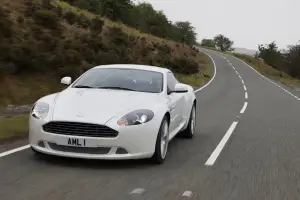 Aston Martin DB9 MY2011 (2)