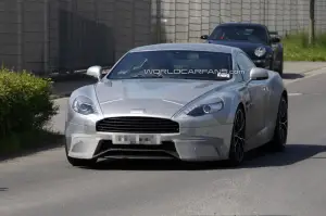 Aston Martin DB9/DBS 2013 foto spia - 1