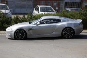 Aston Martin DB9/DBS 2013 foto spia - 3