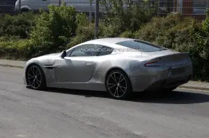 Aston Martin DB9/DBS 2013 foto spia - 4