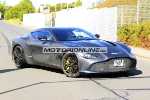 Aston Martin DBS GT Zagato - Foto spia 14-5-2020 - 5