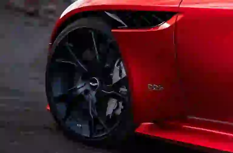 Aston Martin DBS Superleggera foto leaked 26 giugno 2018 - 15