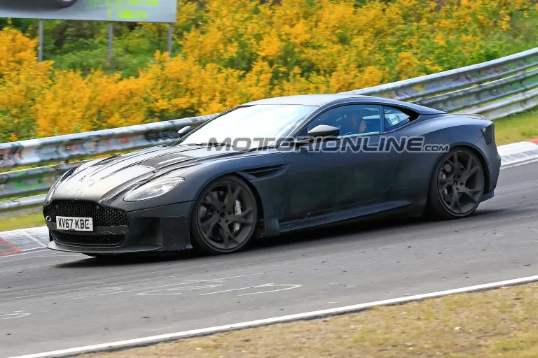 Aston Martin DBS Superleggera foto spia 6 giugno 2018 - 4