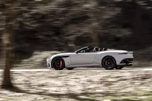 Aston Martin DBS Superleggera Volante 2020 - foto