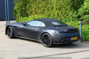 Aston Martin DBS Superleggera Volante - Foto spia 16-05-2018