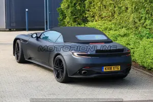 Aston Martin DBS Superleggera Volante - Foto spia 16-05-2018
