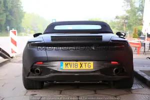 Aston Martin DBS Superleggera Volante - Foto spia 16-05-2018