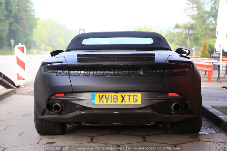 Aston Martin DBS Superleggera Volante - Foto spia 16-05-2018 - 24