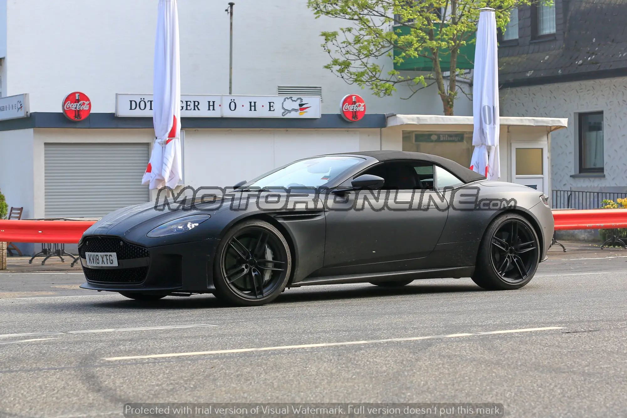 Aston Martin DBS Superleggera Volante - Foto spia 16-05-2018 - 4