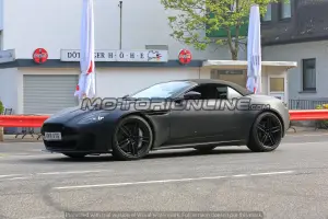Aston Martin DBS Superleggera Volante - Foto spia 16-05-2018