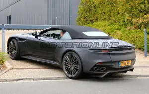 Aston Martin DBS Superleggera Volante - Foto spia 26-10-2018