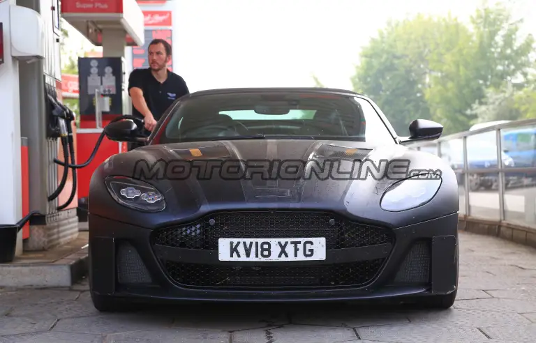 Aston Martin DBS Superleggera Volante - Foto spia prototipo 16-05-2018 - 20