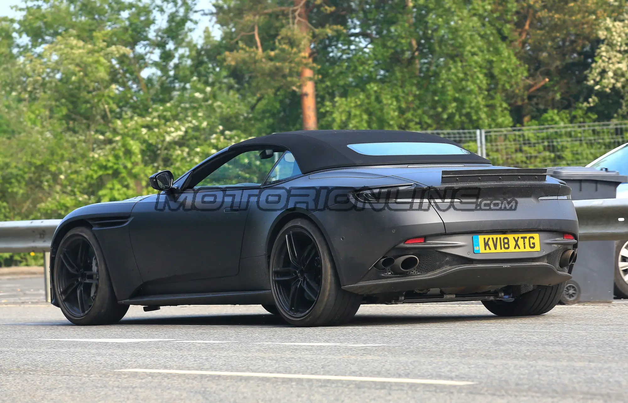 Aston Martin DBS Superleggera Volante - Foto spia prototipo 16-05-2018 - 5