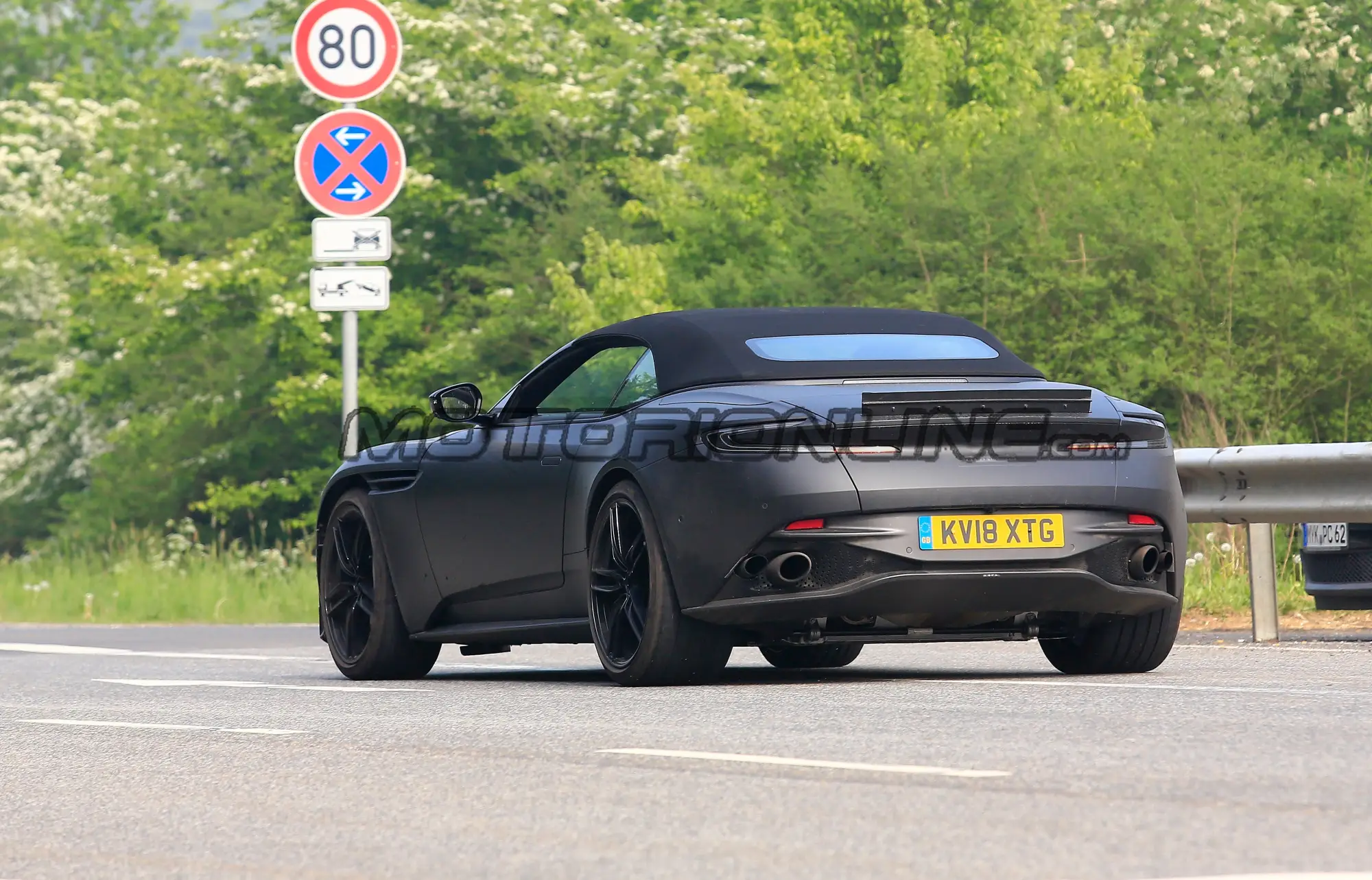 Aston Martin DBS Superleggera Volante - Foto spia prototipo 16-05-2018 - 6