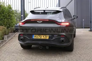 Aston Martin DBX 2022 - Foto Spia 15-09-2021 - 3