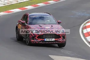 Aston Martin DBX - Foto spia 17-9-2019