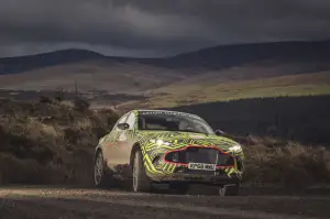 Aston Martin DBX inizio test sviluppo