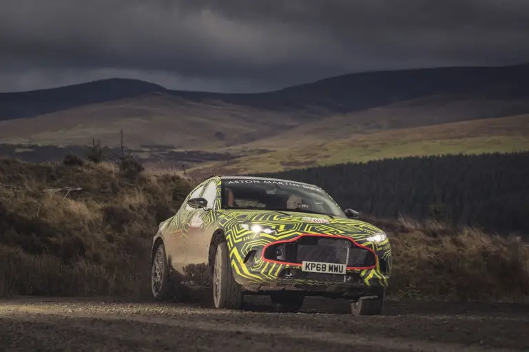 Aston Martin DBX inizio test sviluppo - 12