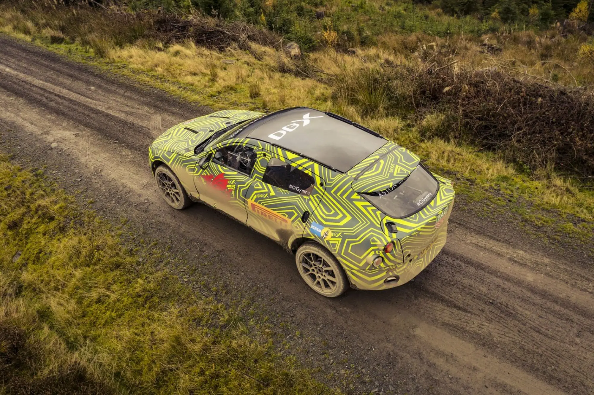 Aston Martin DBX inizio test sviluppo - 4