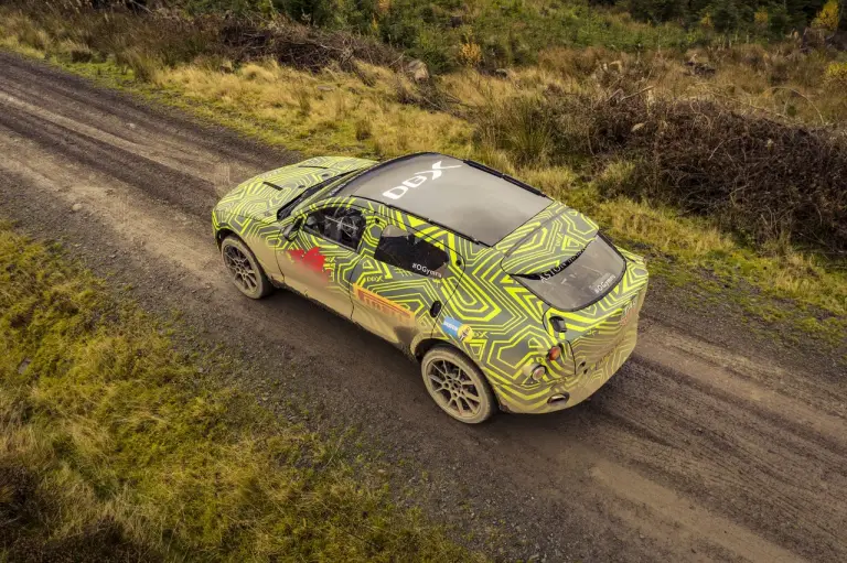 Aston Martin DBX inizio test sviluppo - 4